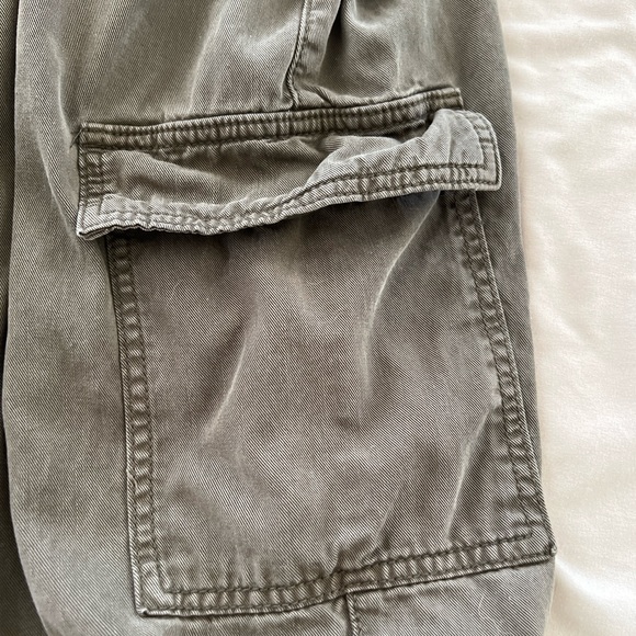 Maurices Cargo Wide Leg Pants Women’s Size Large Regular Olive Green - Picture 3 of 6